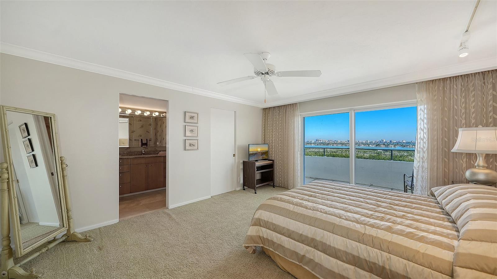 1750 BENJAMIN FRANKLIN DR #F, SARASOTA, FL, 34236