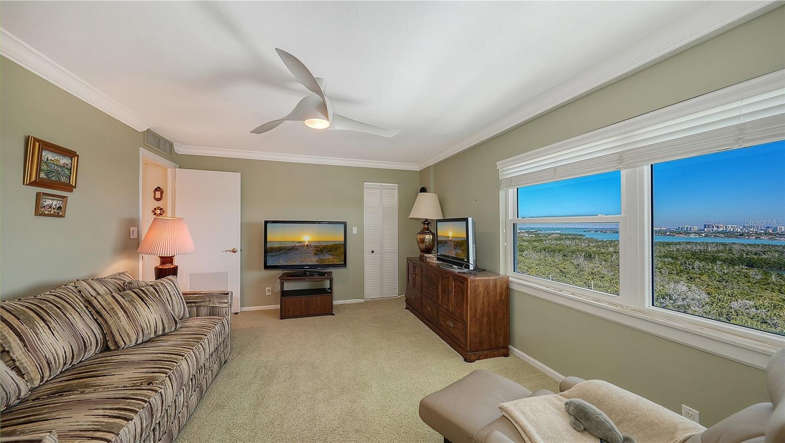 1750 BENJAMIN FRANKLIN DR #F, SARASOTA, FL, 34236