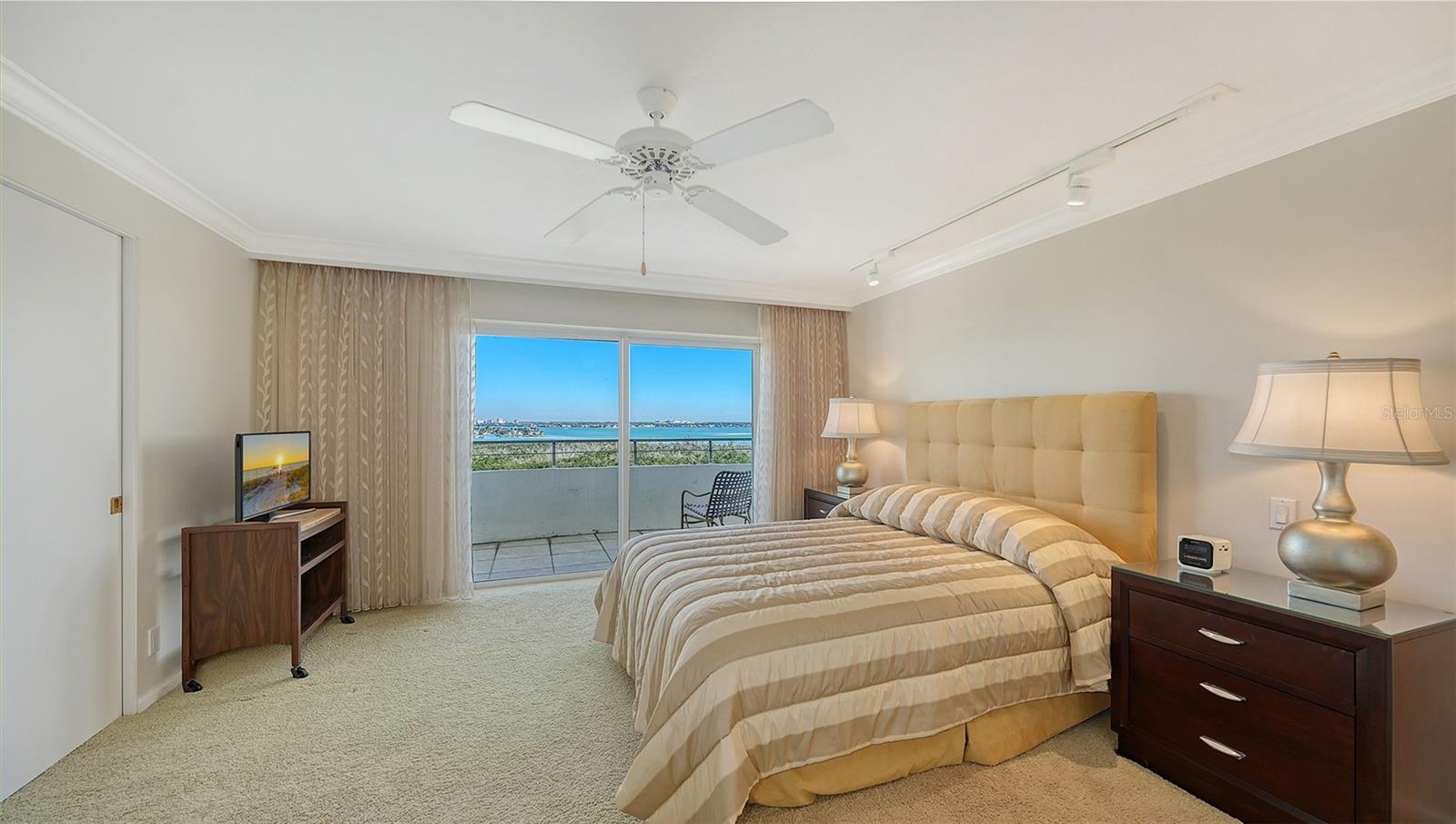 1750 BENJAMIN FRANKLIN DR #F, SARASOTA, FL, 34236