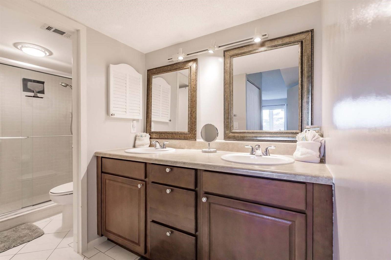 1200 E PEPPERTREE LN #206, SARASOTA, FL, 34242