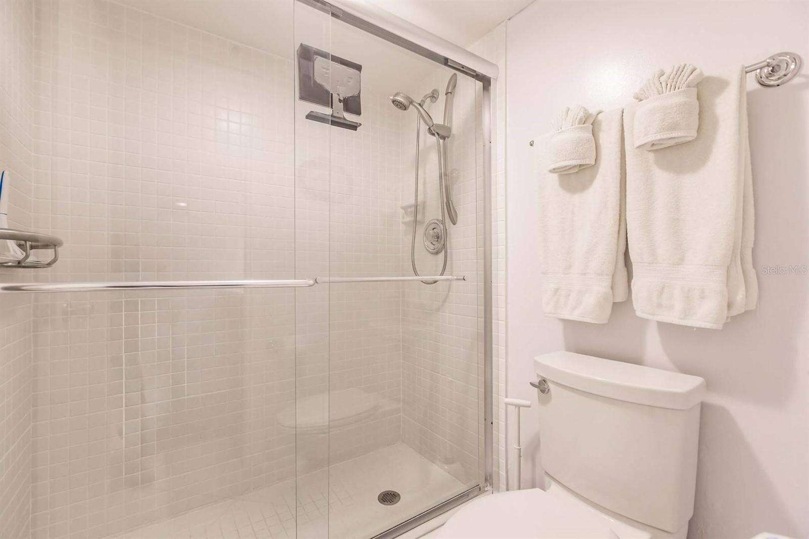 1200 E PEPPERTREE LN #206, SARASOTA, FL, 34242