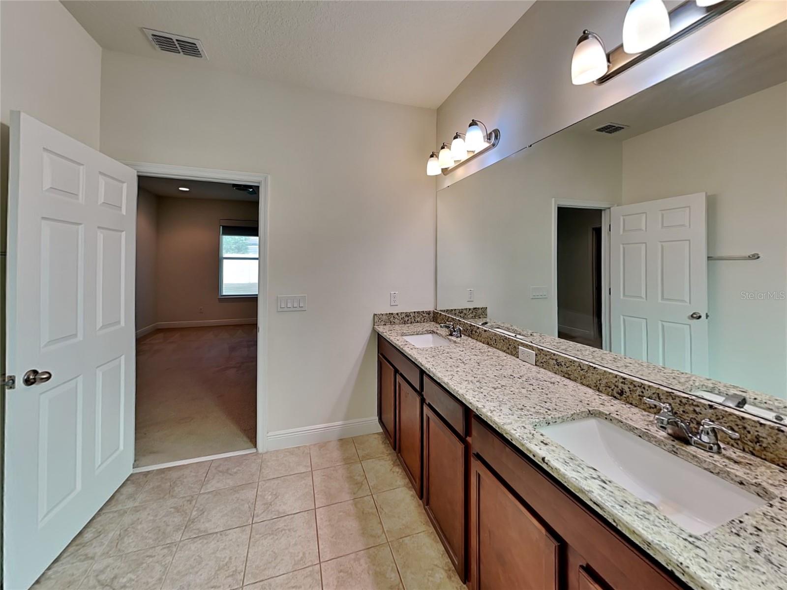 3121 TWIN SHORE LN, ORLANDO, FL, 32824