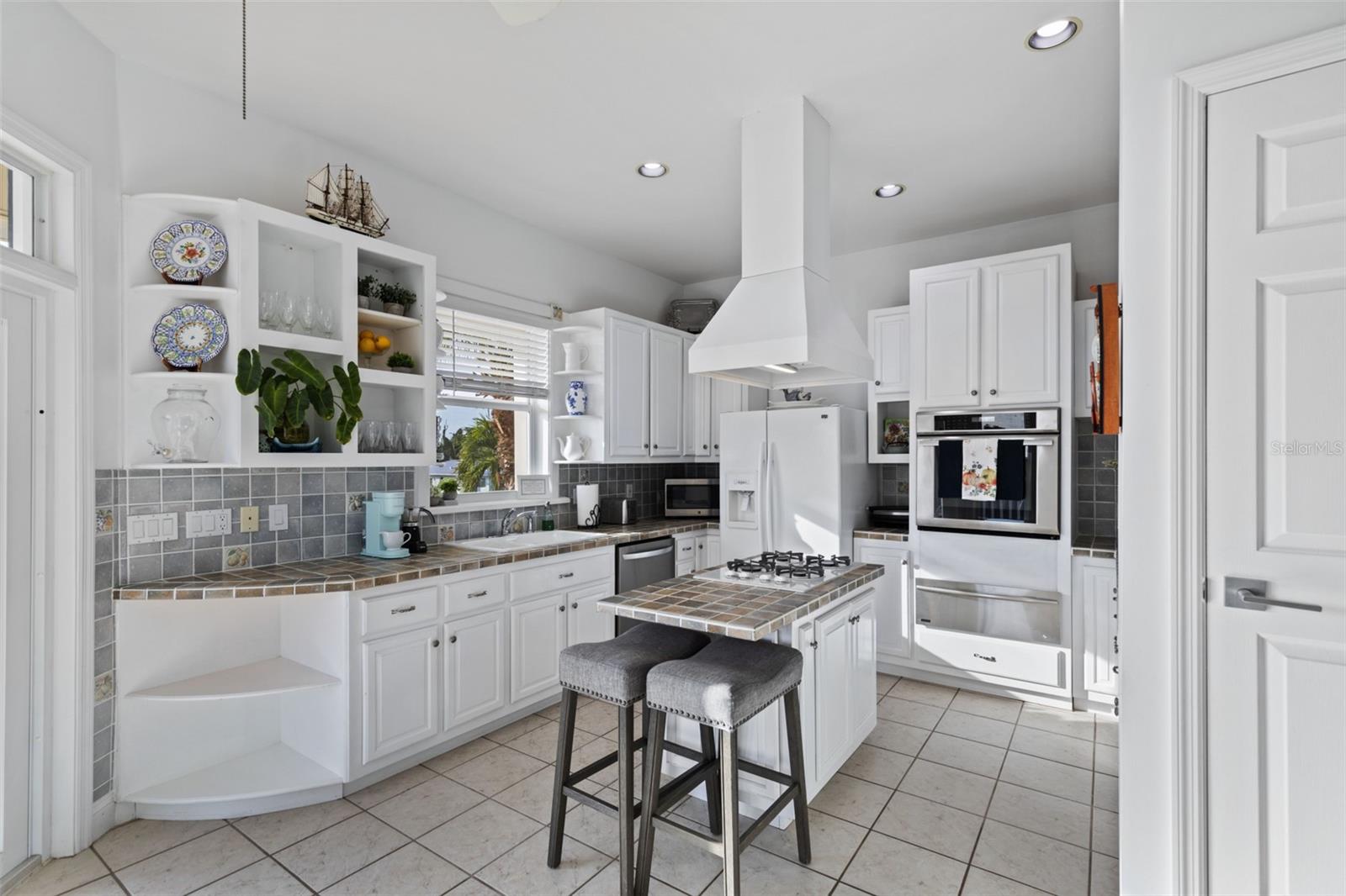 2291 PALM AVE, ST JAMES CITY, FL, 33956