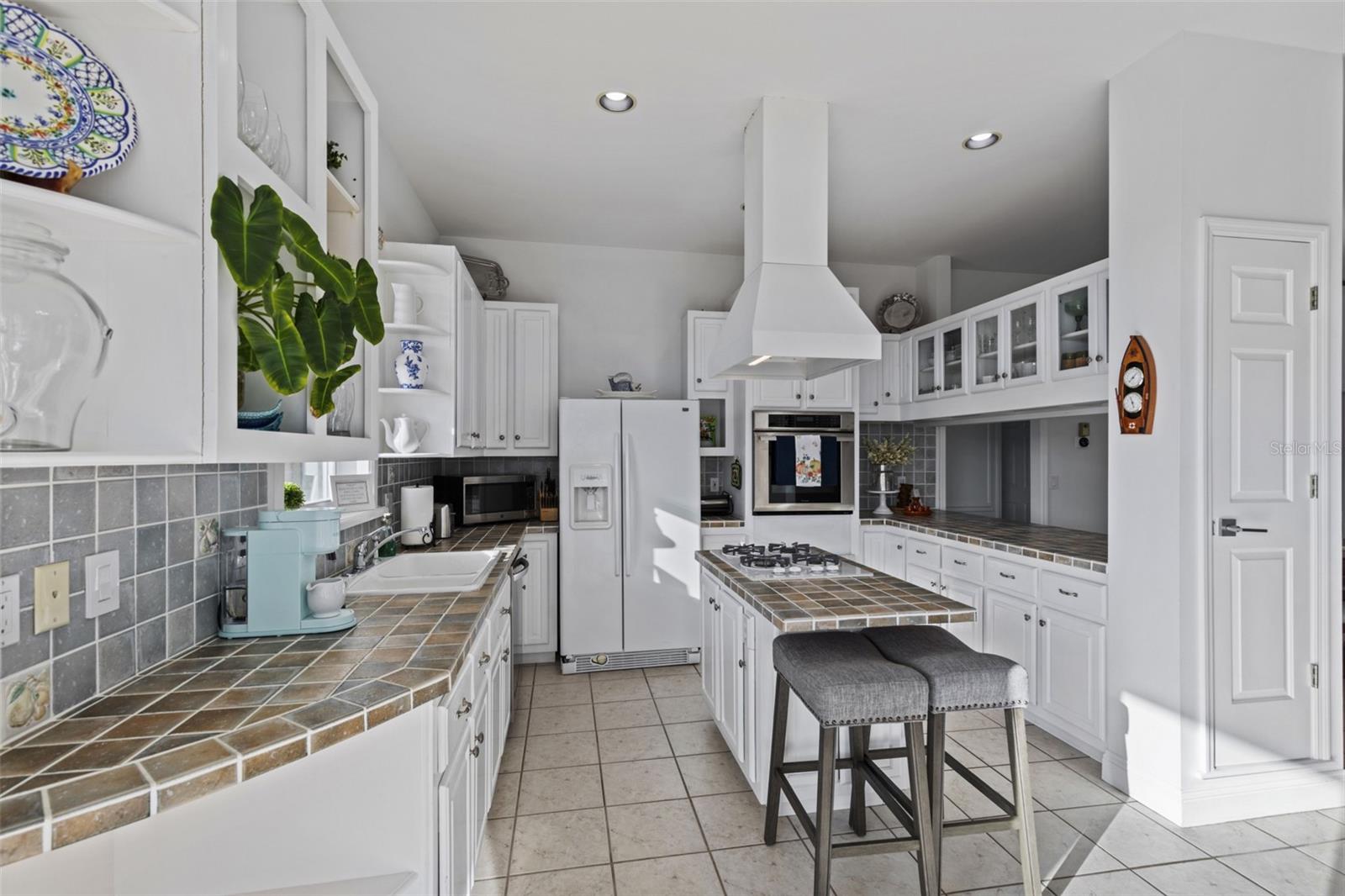 2291 PALM AVE, ST JAMES CITY, FL, 33956