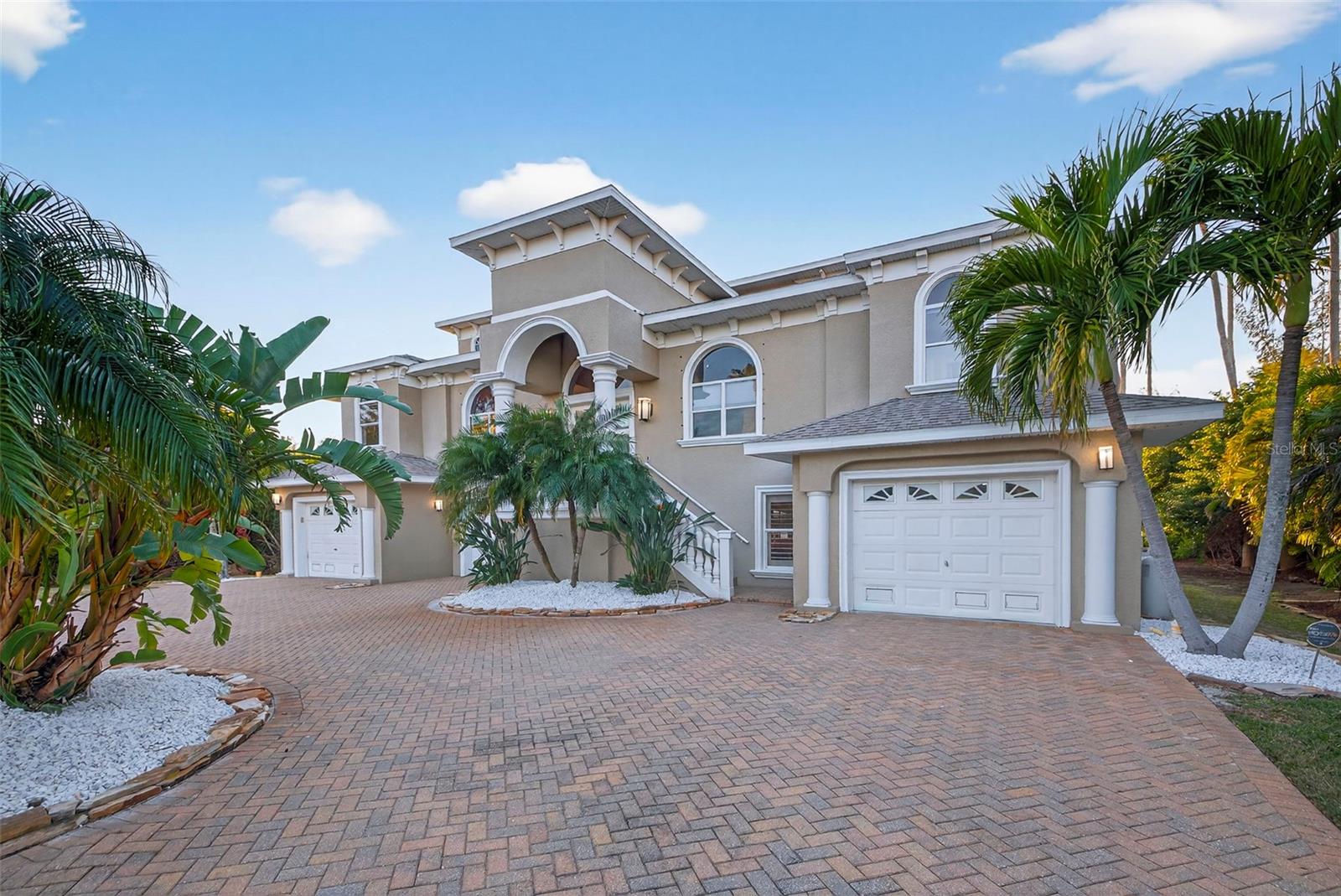 8880 COMMODORE DR, SEMINOLE, FL, 33776