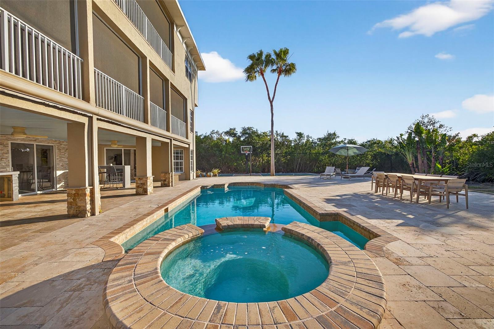 8880 COMMODORE DR, SEMINOLE, FL, 33776