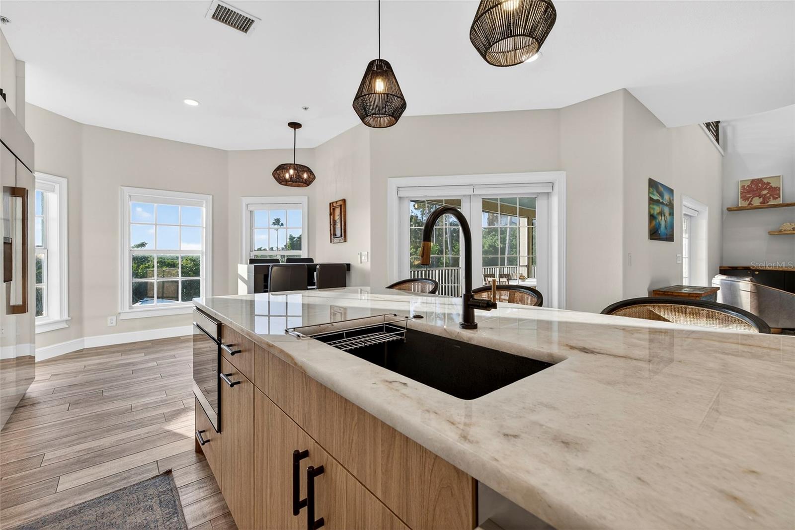 8880 COMMODORE DR, SEMINOLE, FL, 33776