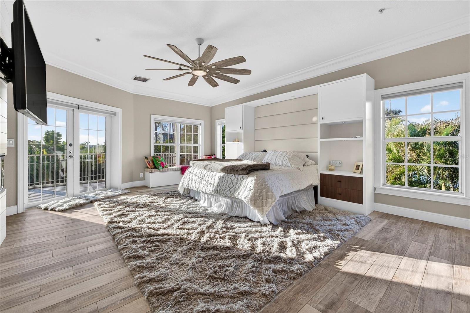 8880 COMMODORE DR, SEMINOLE, FL, 33776