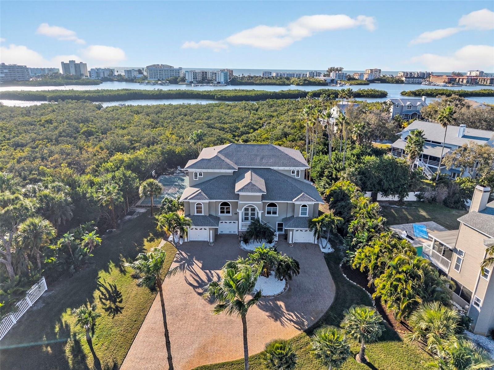 8880 COMMODORE DR, SEMINOLE, FL, 33776