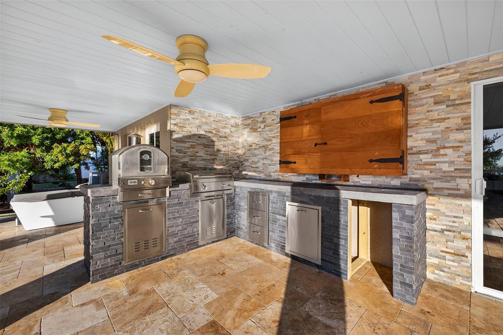 8880 COMMODORE DR, SEMINOLE, FL, 33776