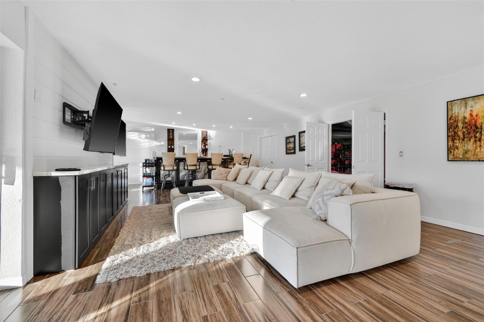 8880 COMMODORE DR, SEMINOLE, FL, 33776