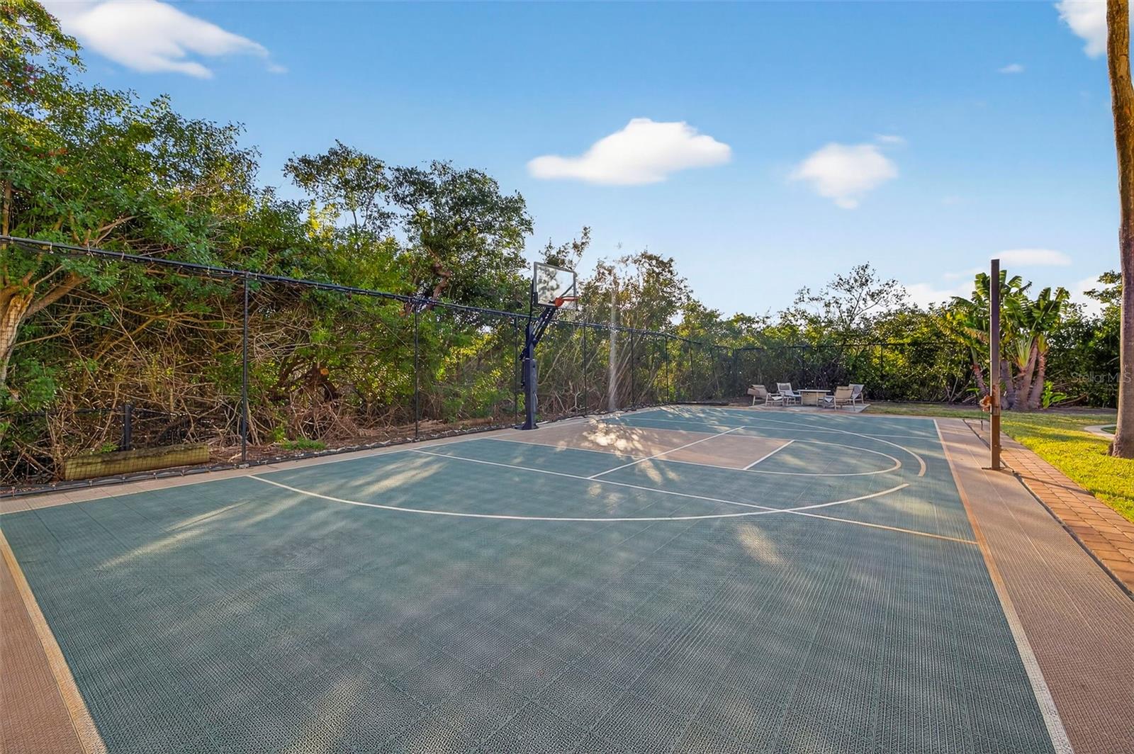 8880 COMMODORE DR, SEMINOLE, FL, 33776