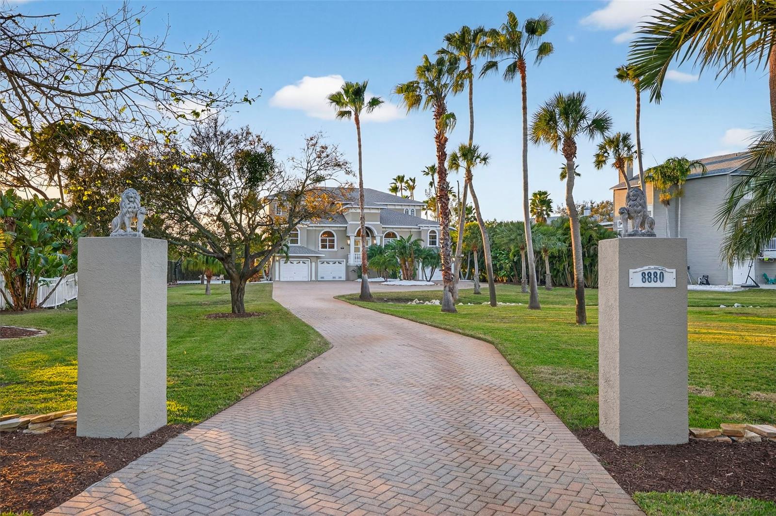 8880 COMMODORE DR, SEMINOLE, FL, 33776