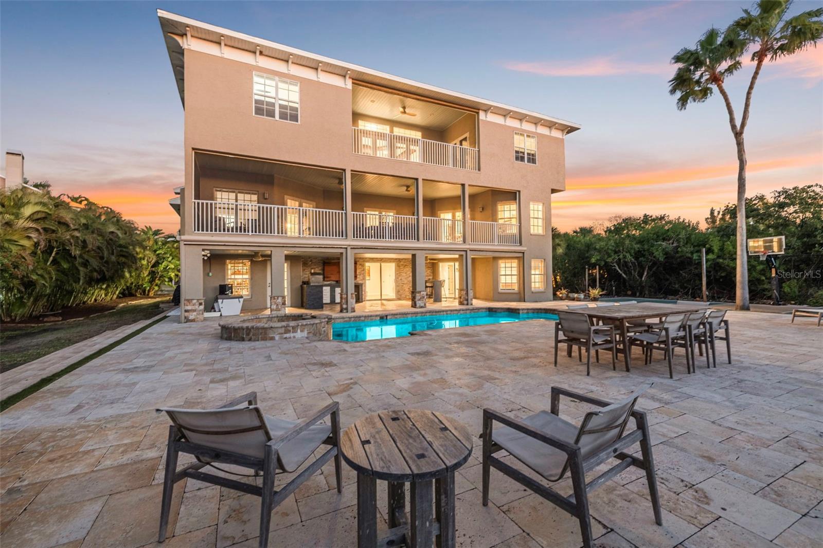 8880 COMMODORE DR, SEMINOLE, FL, 33776