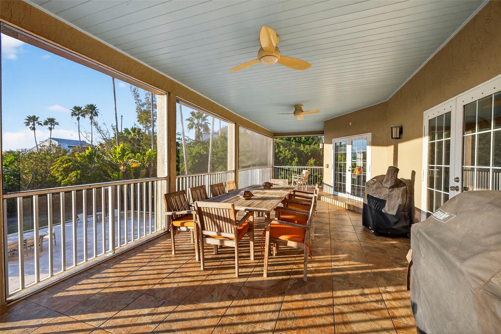 8880 COMMODORE DR, SEMINOLE, FL, 33776