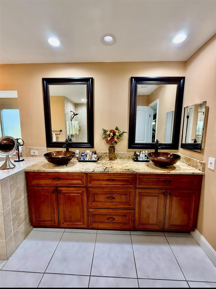 9611 CYPRESS BROOK RD, TAMPA, FL, 33647