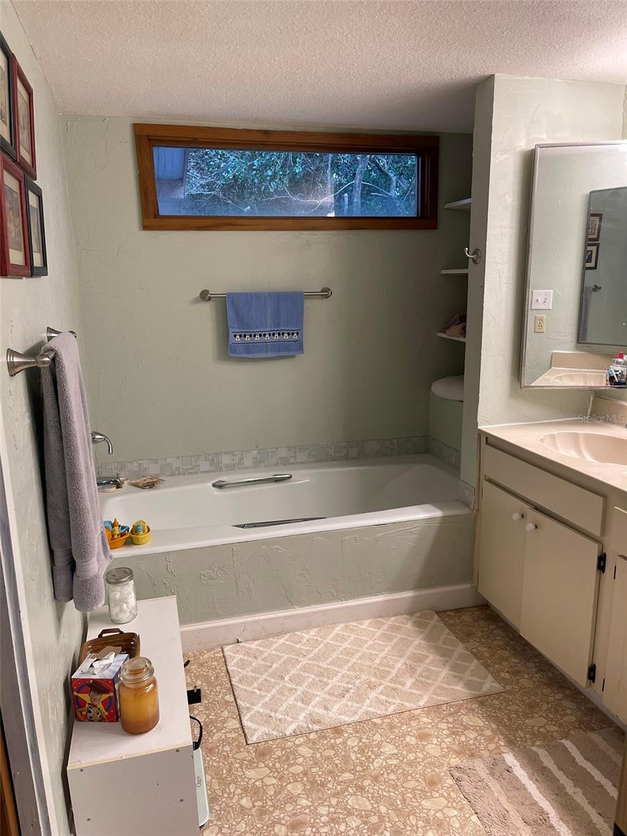 14 CANTERBURY DR, HAINES CITY, FL, 33844