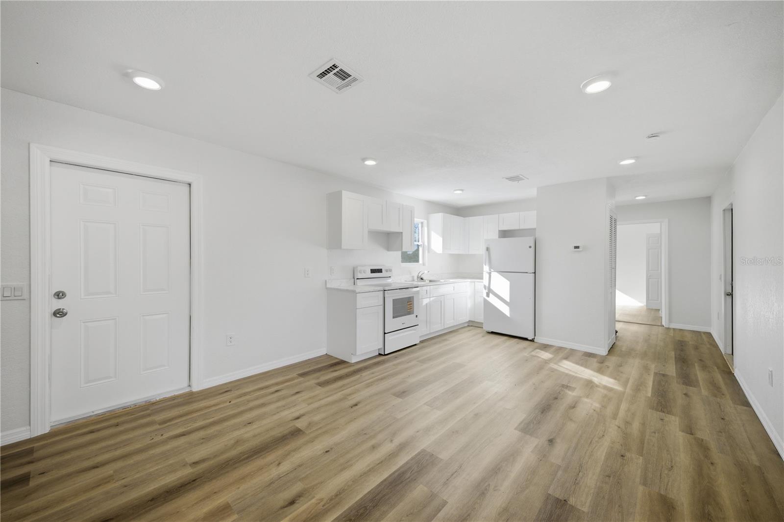 19661 SE 94TH PL, OCKLAWAHA, FL, 32179