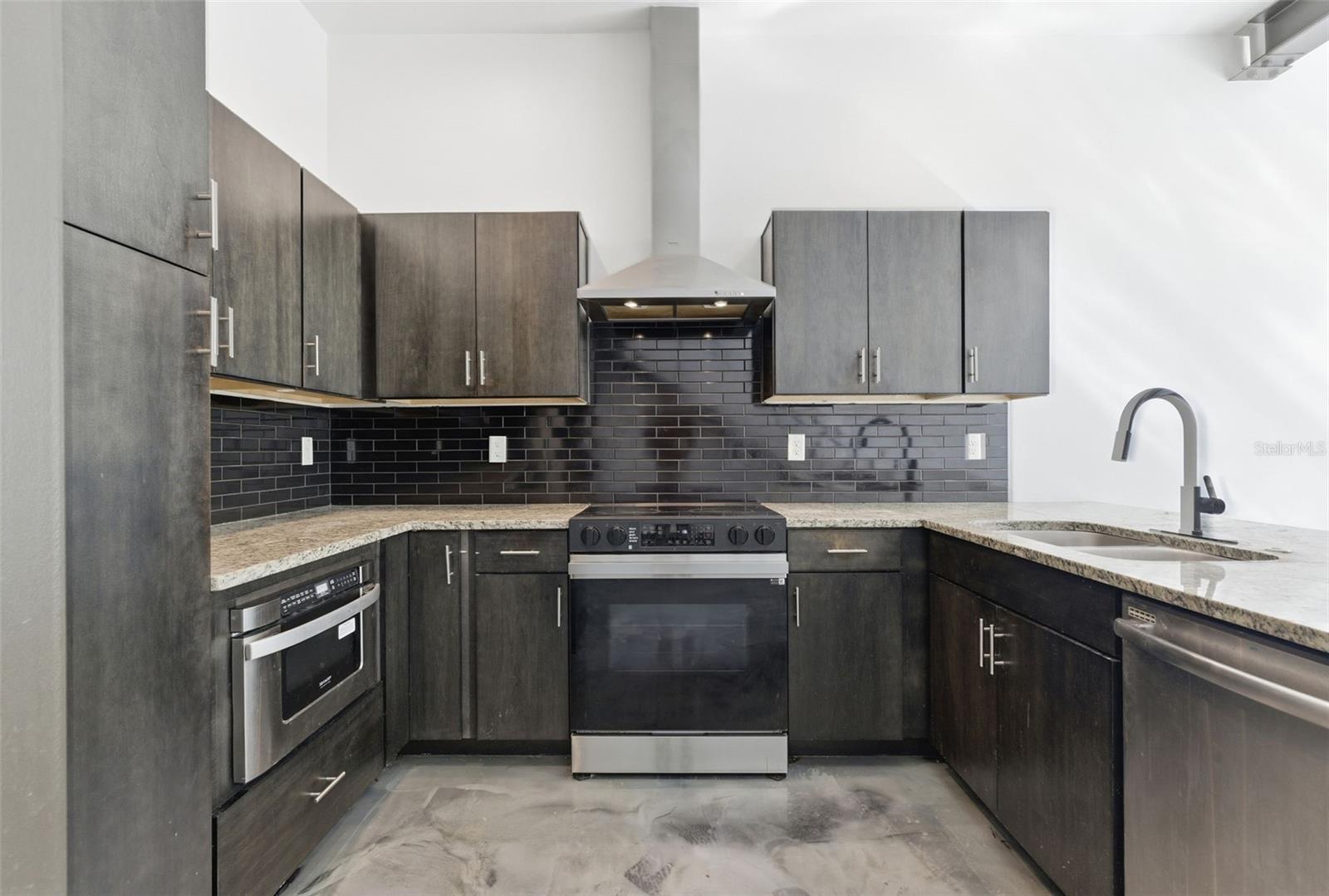 4132 GAUGE LINE LOOP, TAMPA, FL, 33624