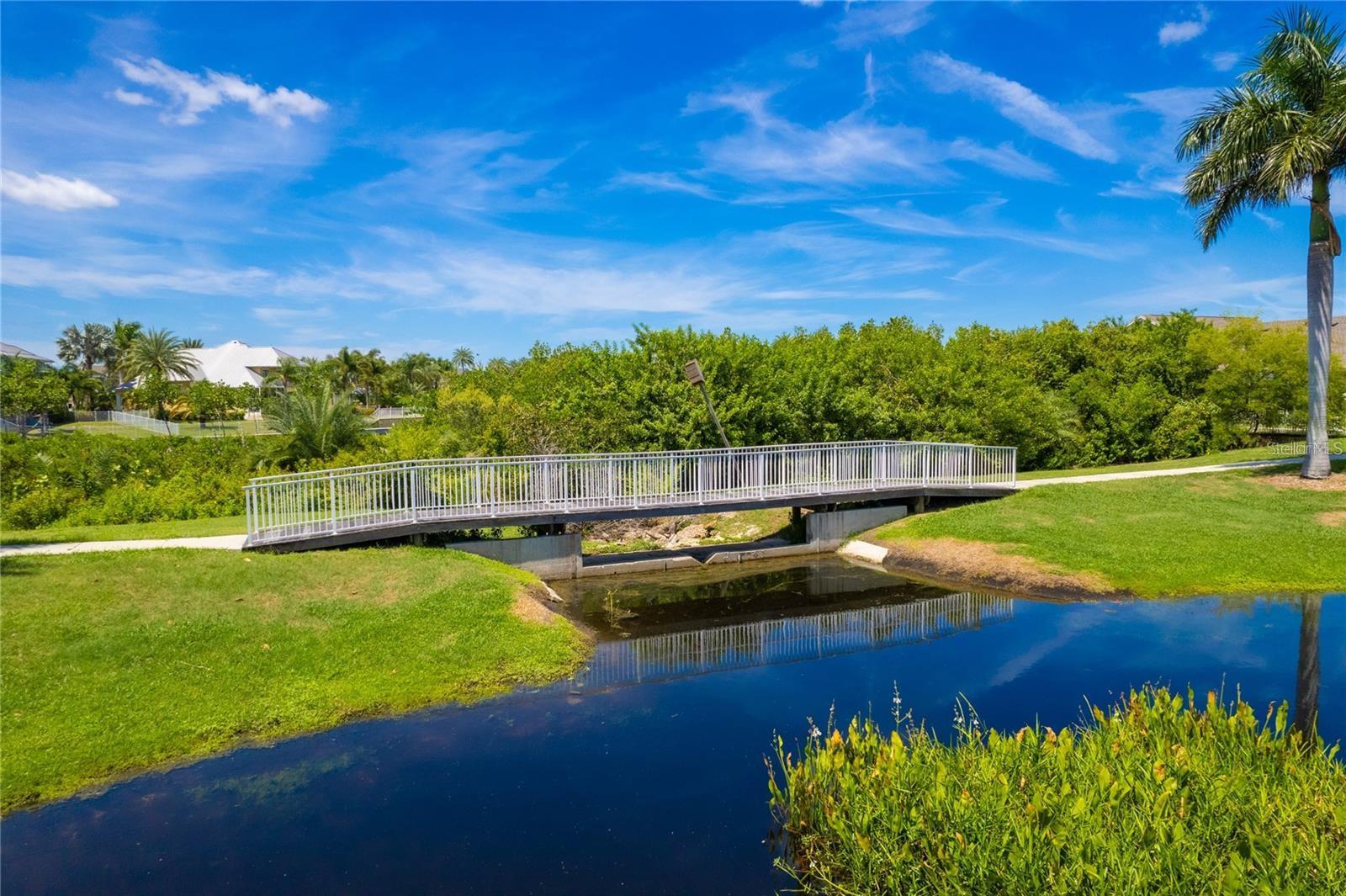 219 SUNSET CREST CT, APOLLO BEACH, FL, 33572