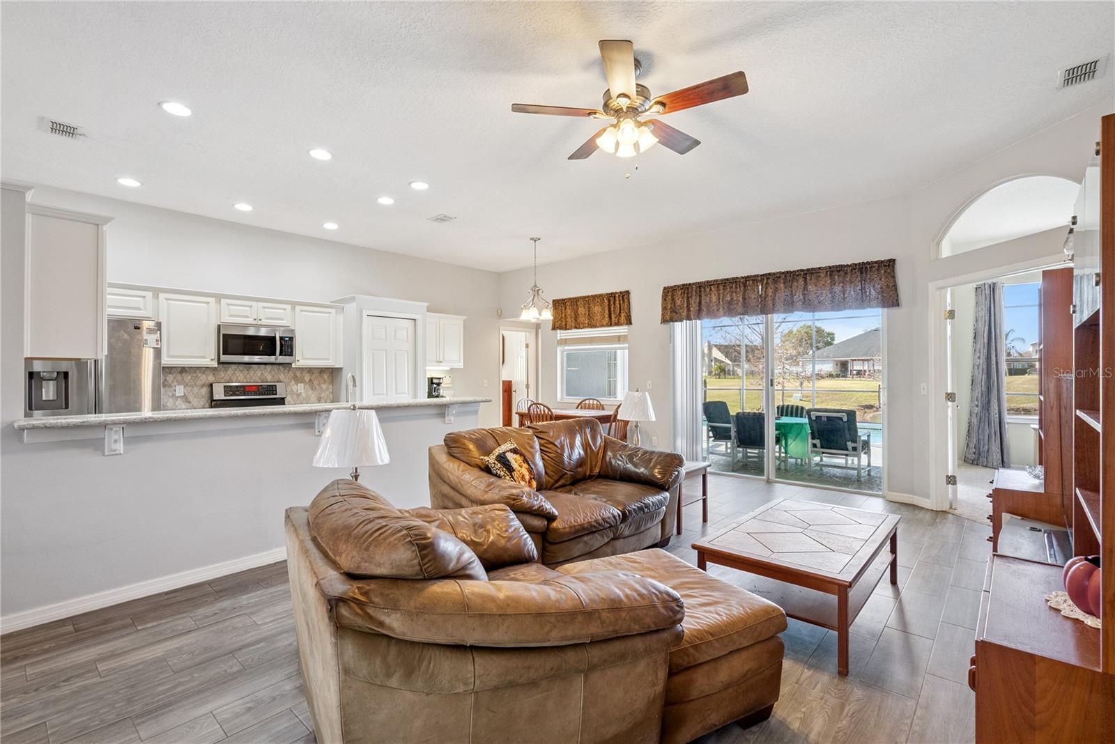 639 LAKEHAVEN CIR, ORLANDO, FL, 32828