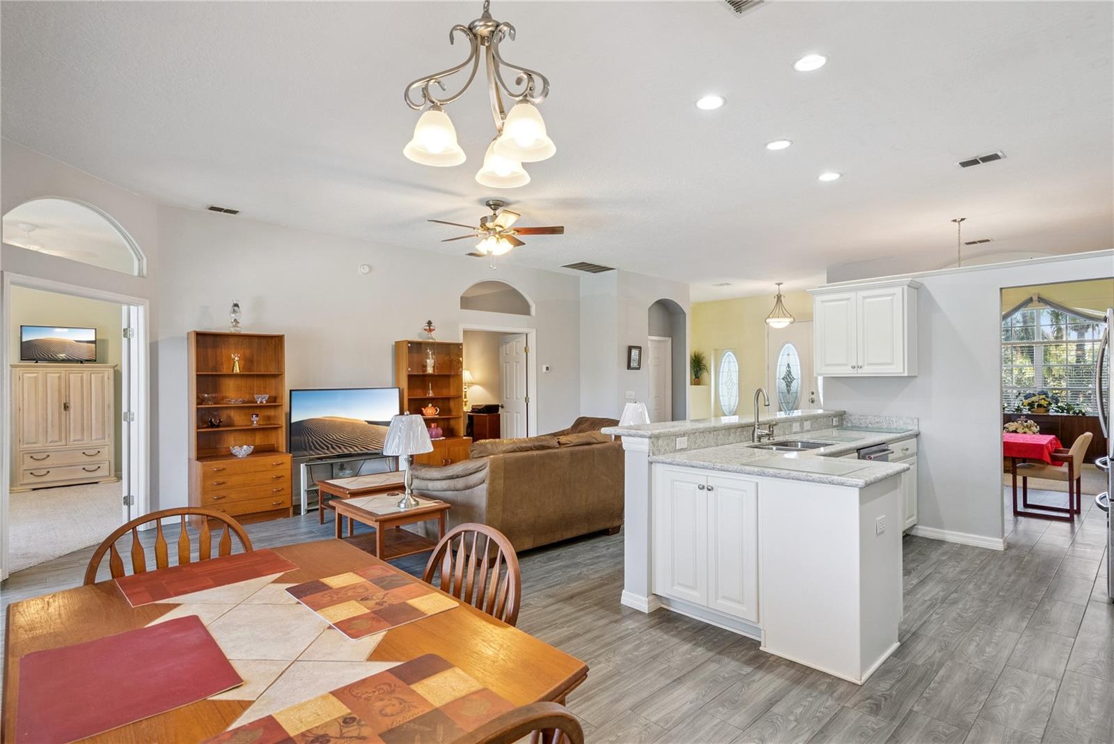 639 LAKEHAVEN CIR, ORLANDO, FL, 32828