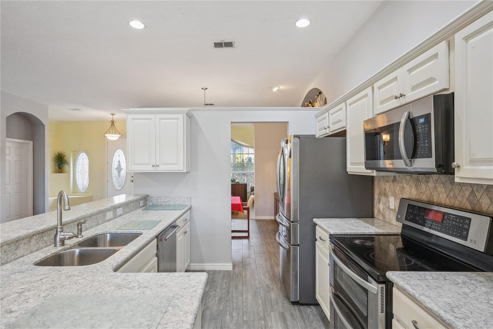 639 LAKEHAVEN CIR, ORLANDO, FL, 32828