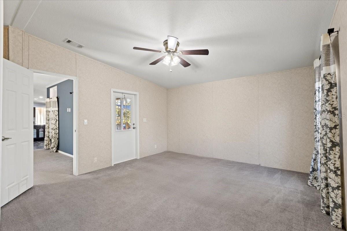 1910 NE 155TH CT, WILLISTON, FL, 32696