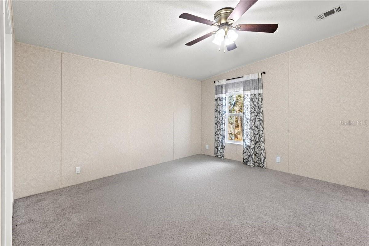 1910 NE 155TH CT, WILLISTON, FL, 32696