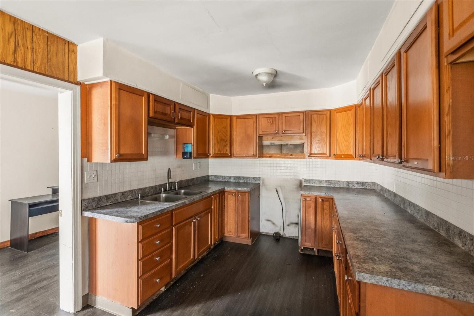 703 & 705 CLEVELAND AVE, WILDWOOD, FL, 34785