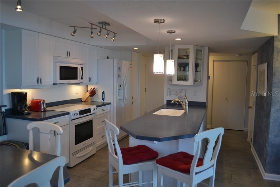 2721 GULF OF MEXICO DR #208, LONGBOAT KEY, FL, 34228