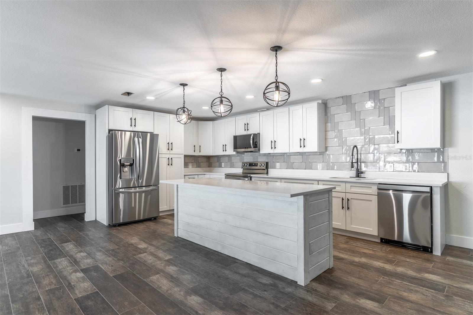 16880 SE 63RD LN, OCKLAWAHA, FL, 32179