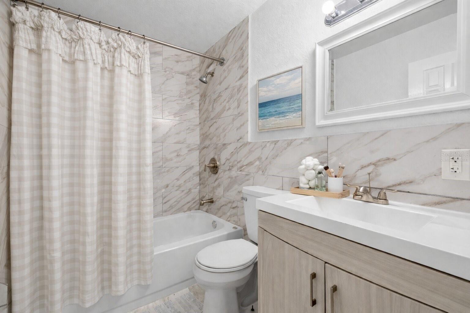 Common Bath - Virtually Staged