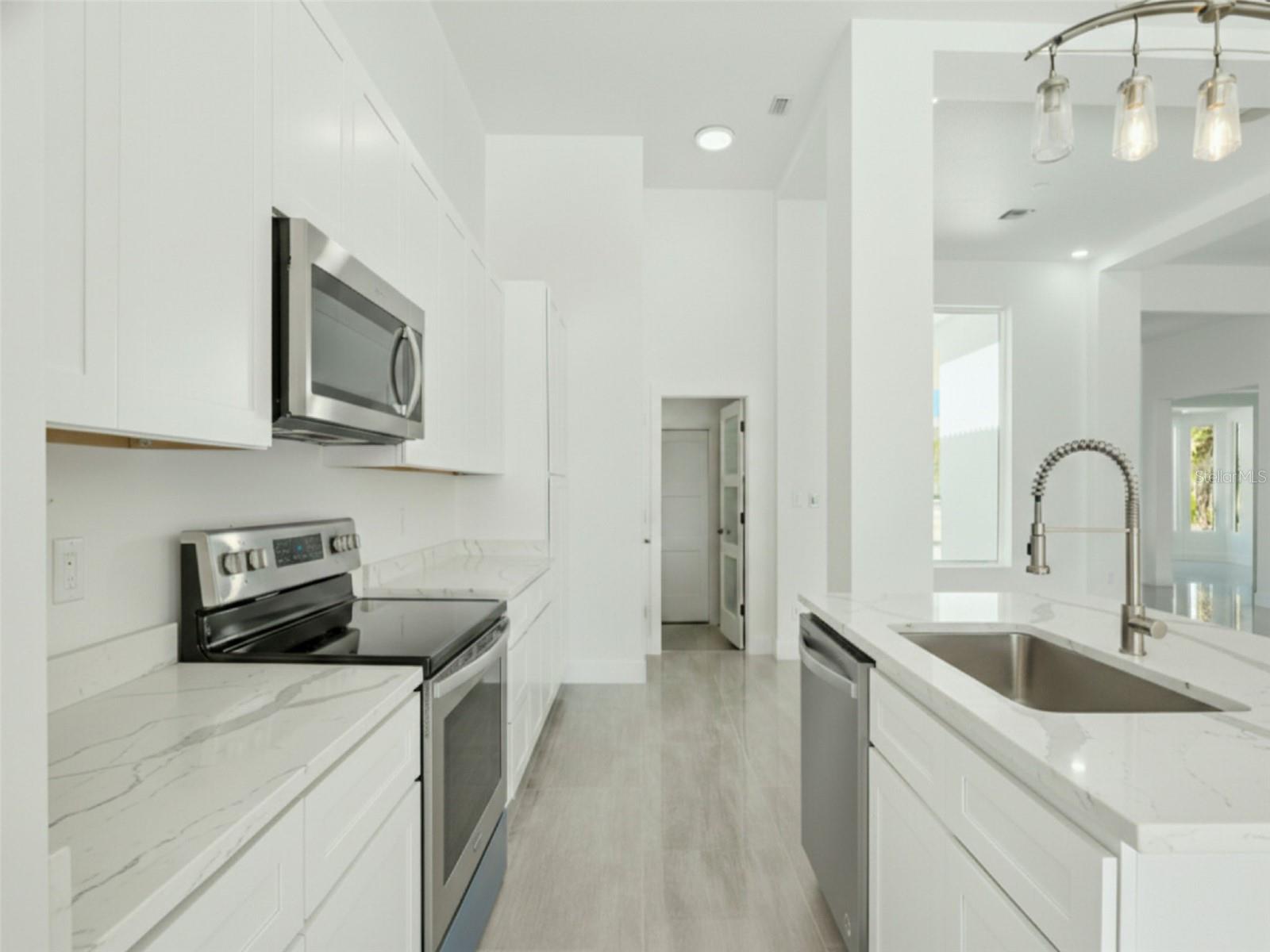 17850 CORALWOOD LN, GROVELAND, FL, 34736