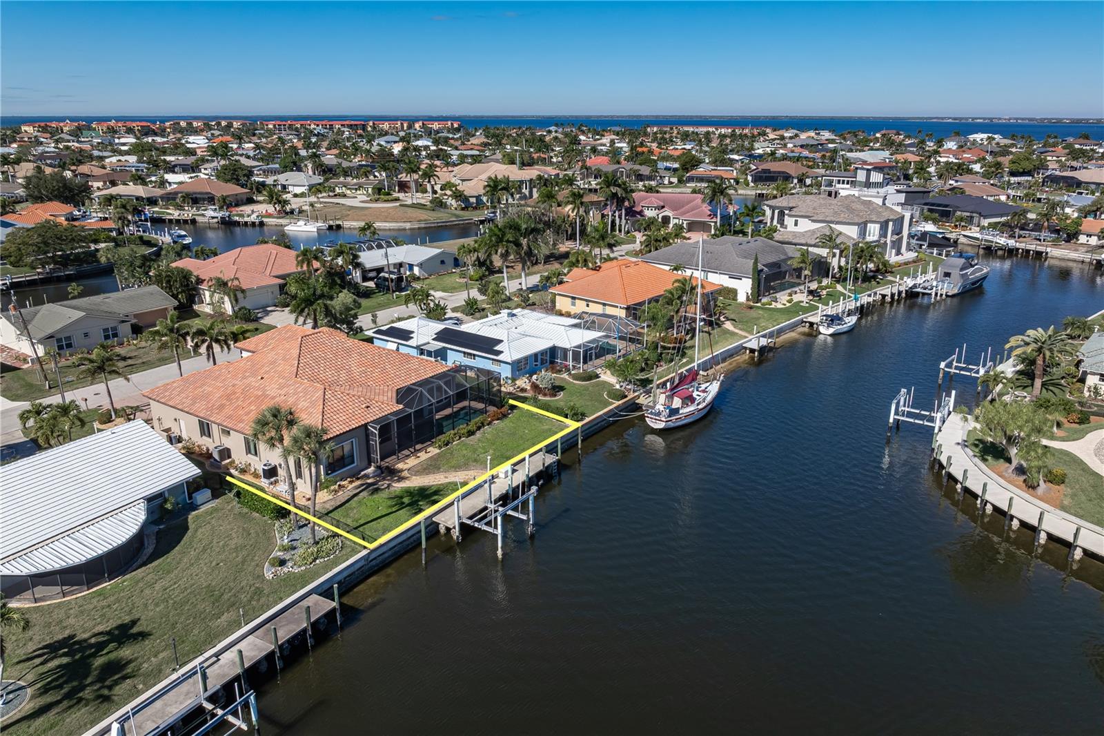 150 CRESCENT DR, PUNTA GORDA, FL, 33950