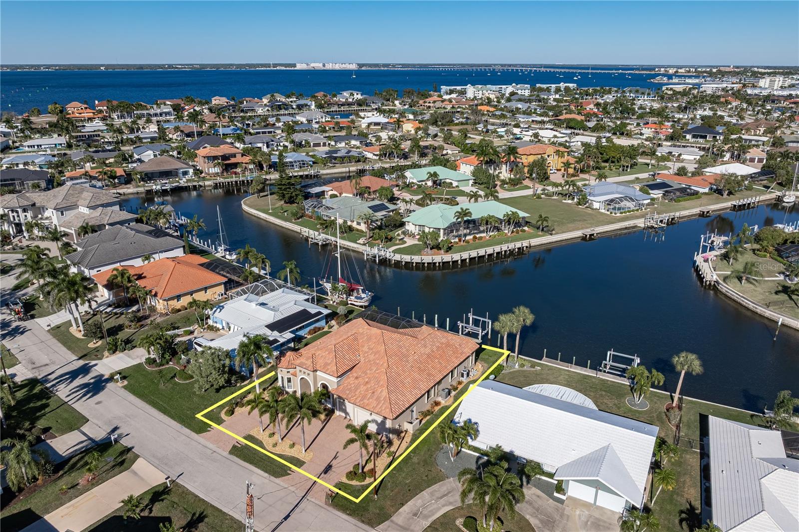 150 CRESCENT DR, PUNTA GORDA, FL, 33950