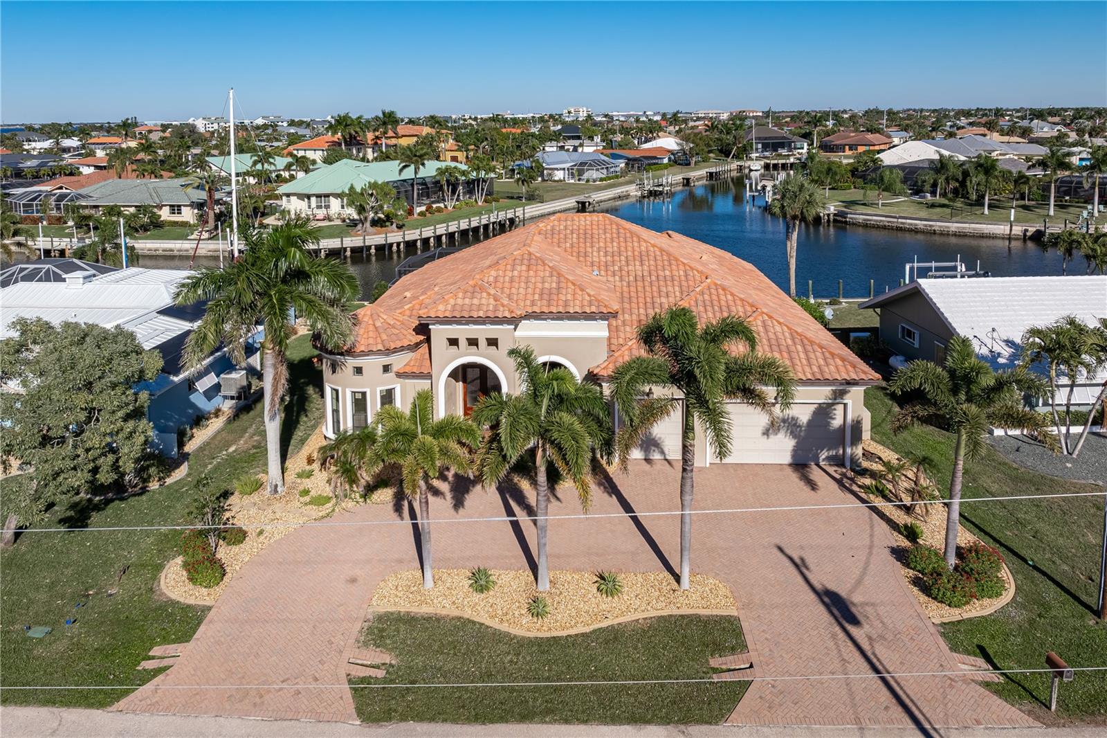 150 CRESCENT DR, PUNTA GORDA, FL, 33950