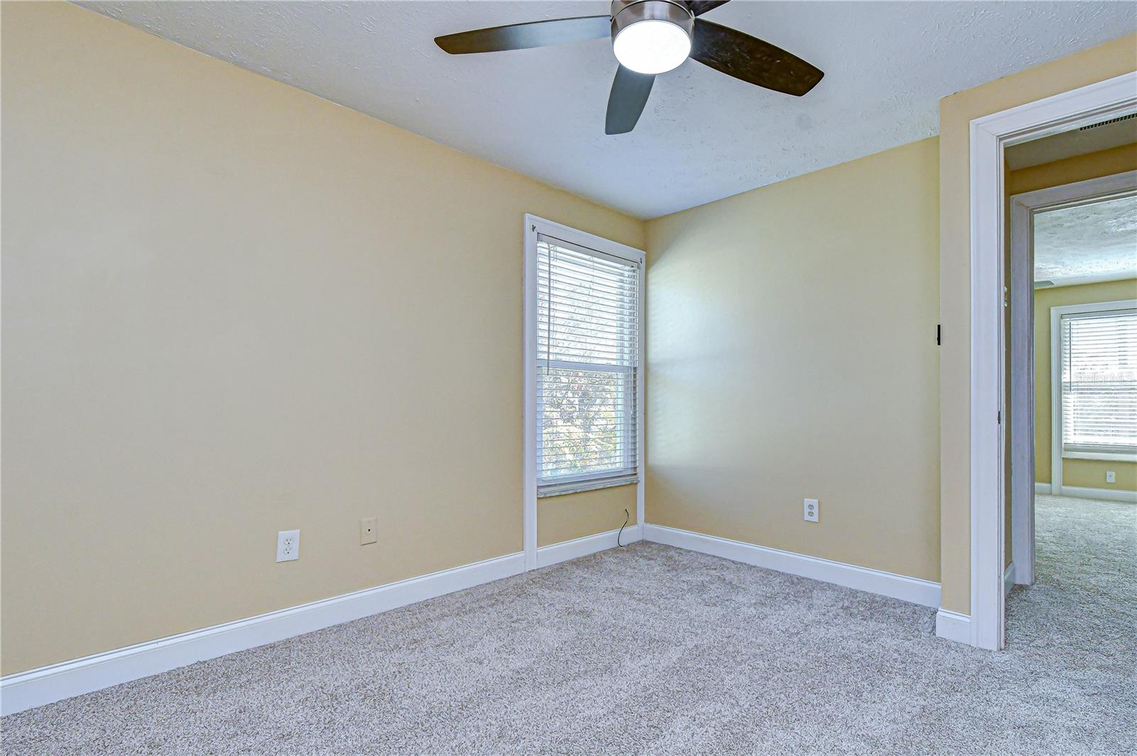 5008 COUNTRY HILLS DR, TAMPA, FL, 33624