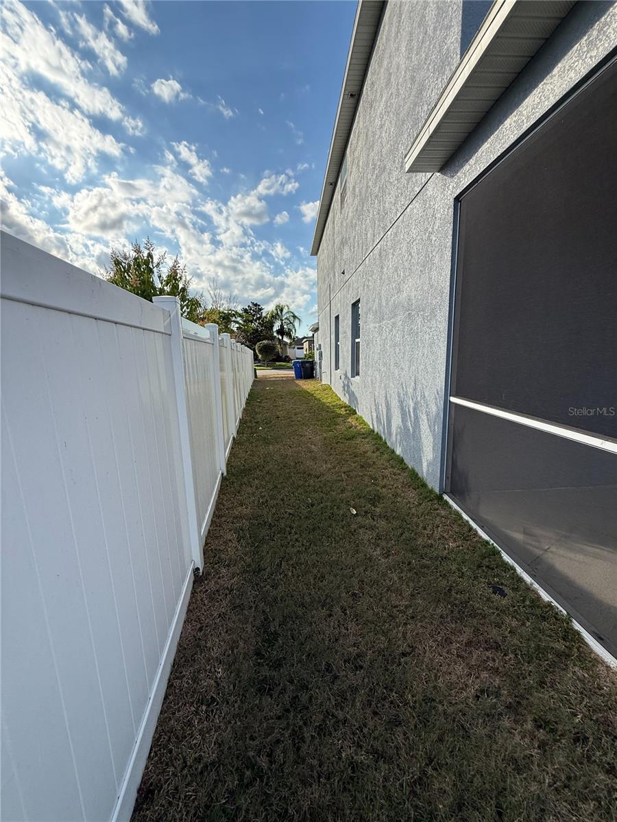 909 MEADOW GLADE DR, RUSKIN, FL, 33570