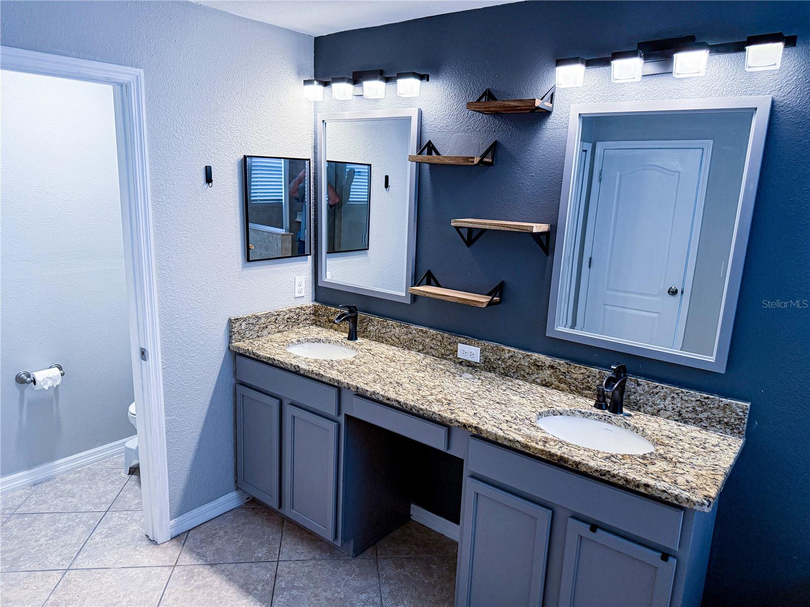 909 MEADOW GLADE DR, RUSKIN, FL, 33570