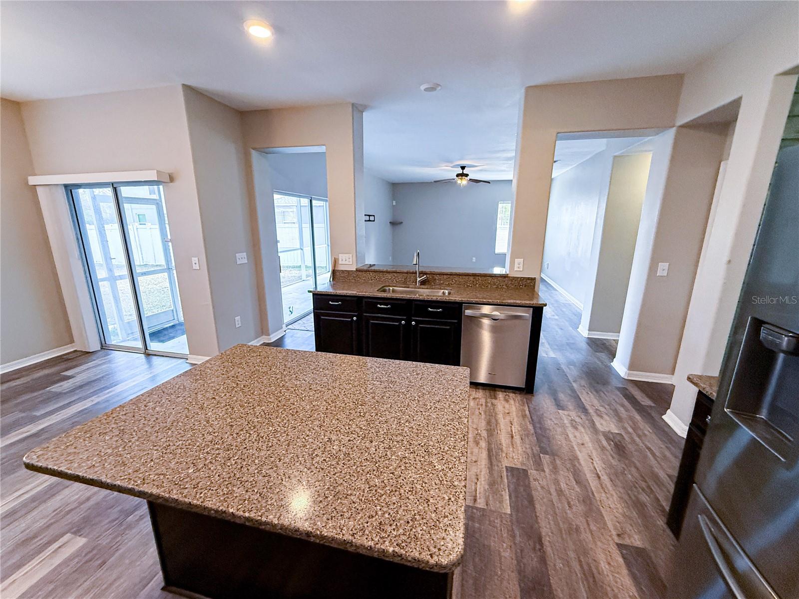 909 MEADOW GLADE DR, RUSKIN, FL, 33570