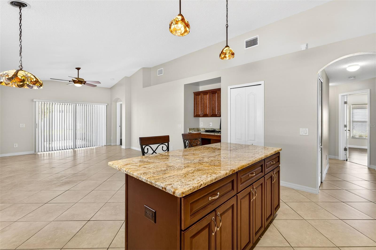 3517 CLOVER BLOSSOM CIR, LAND O LAKES, FL, 34638
