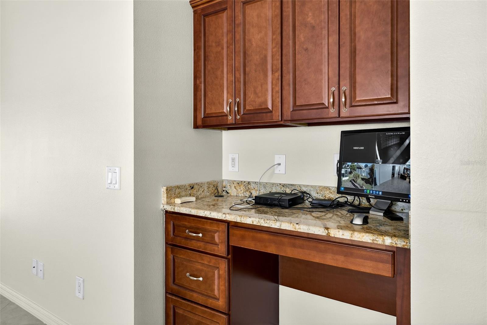 3517 CLOVER BLOSSOM CIR, LAND O LAKES, FL, 34638