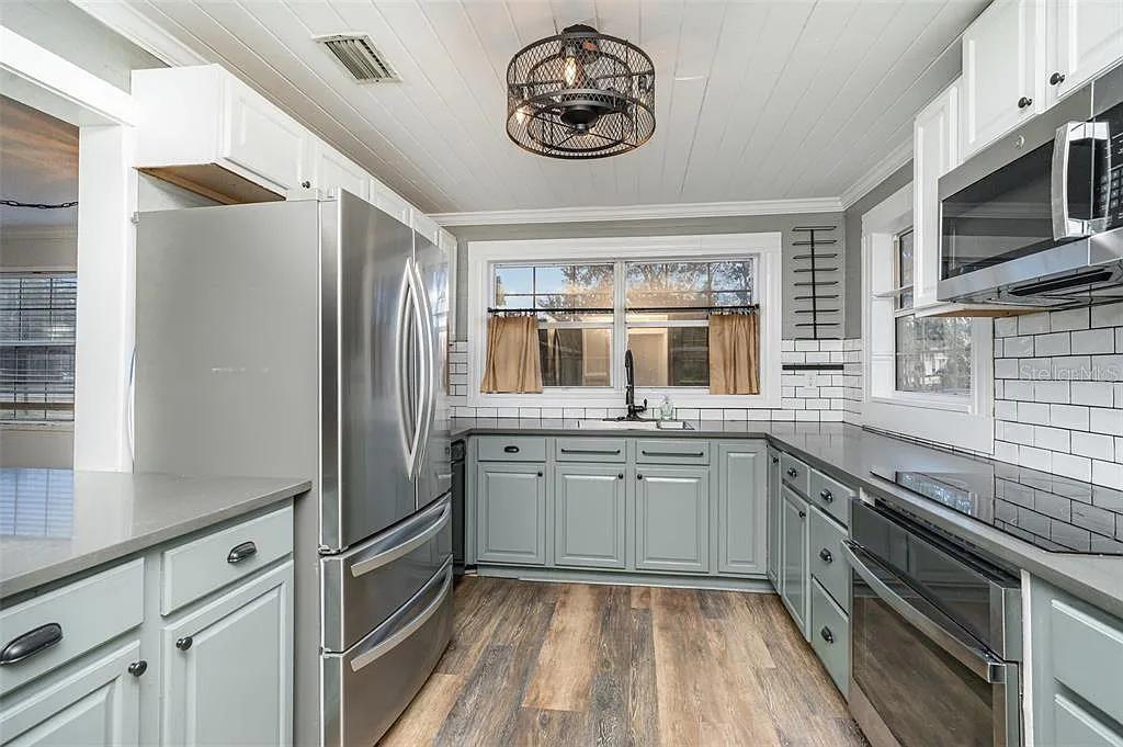 10820 S COUNTY ROAD 39, LITHIA, FL, 33547