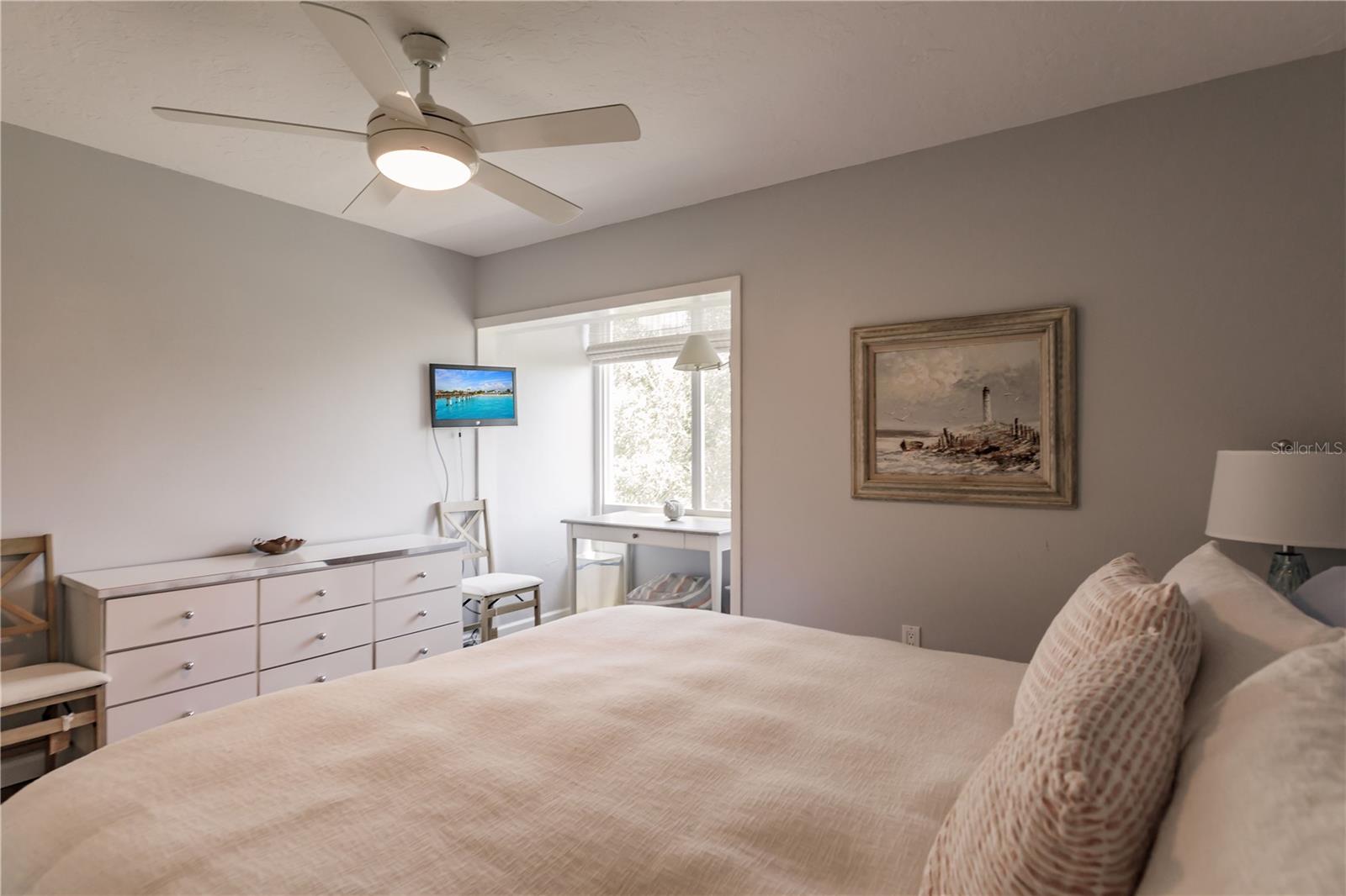 1200 E PEPPERTREE LN #303, SARASOTA, FL, 34242