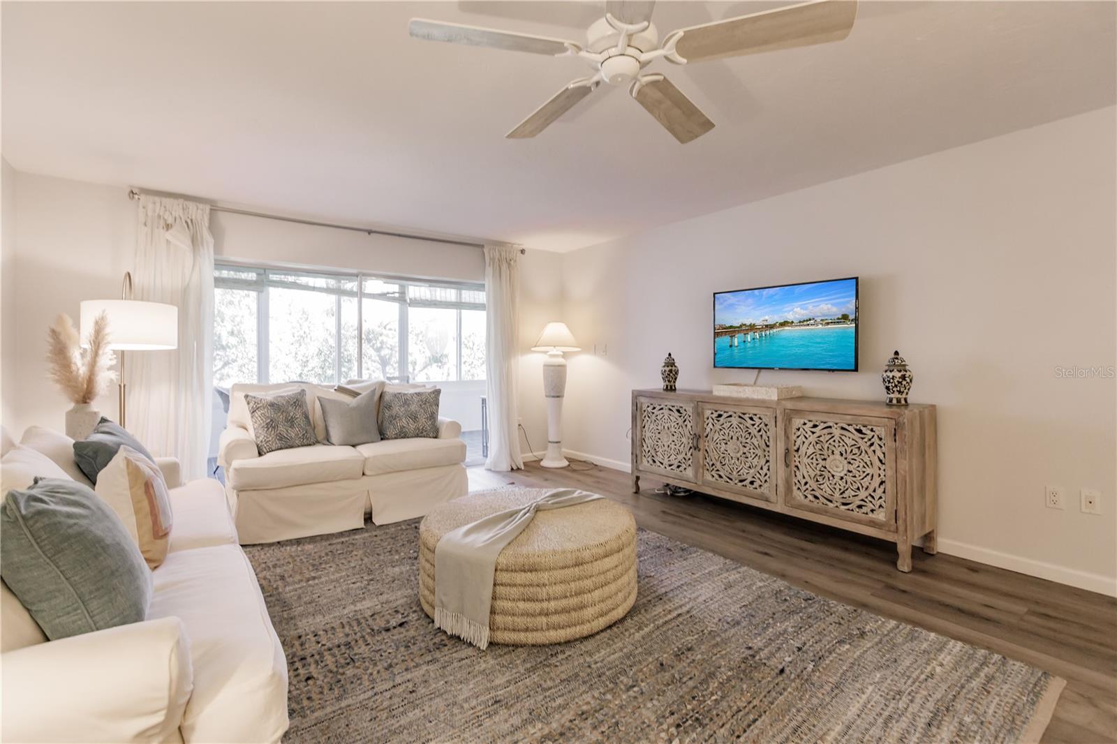 1200 E PEPPERTREE LN #303, SARASOTA, FL, 34242