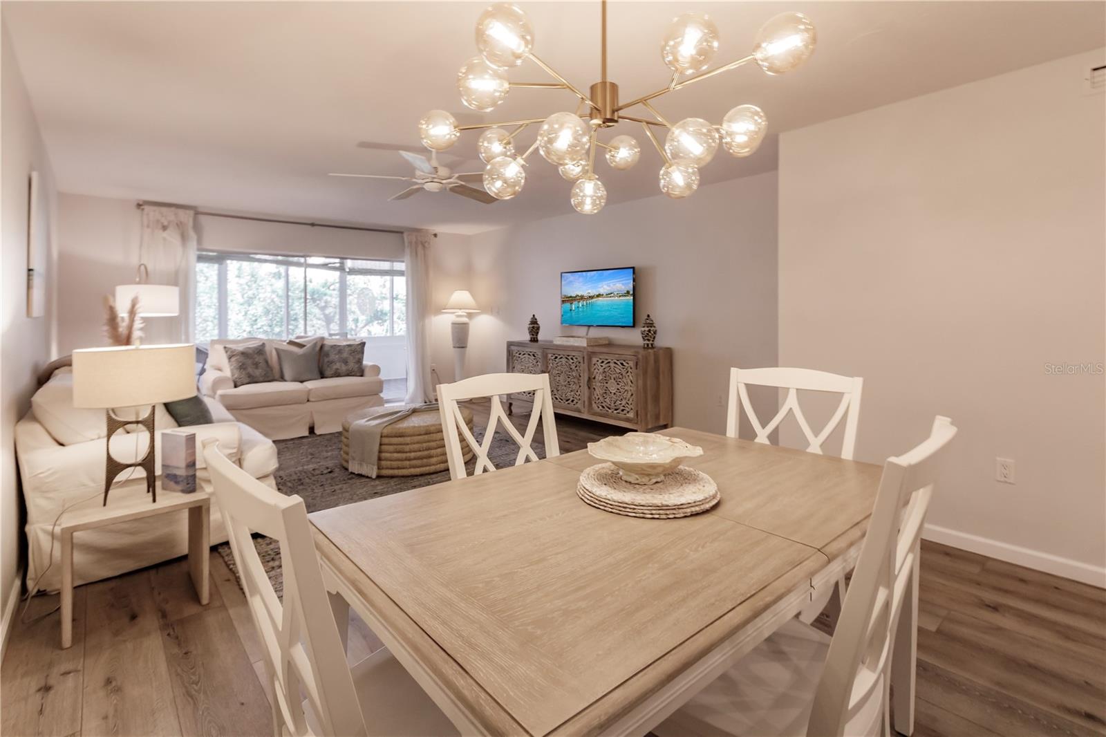 1200 E PEPPERTREE LN #303, SARASOTA, FL, 34242