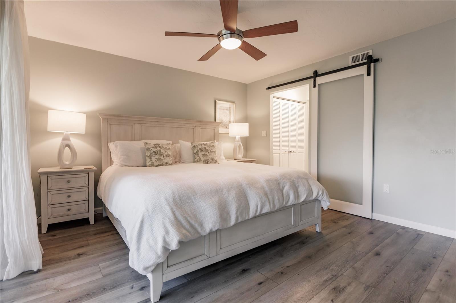 1200 E PEPPERTREE LN #303, SARASOTA, FL, 34242