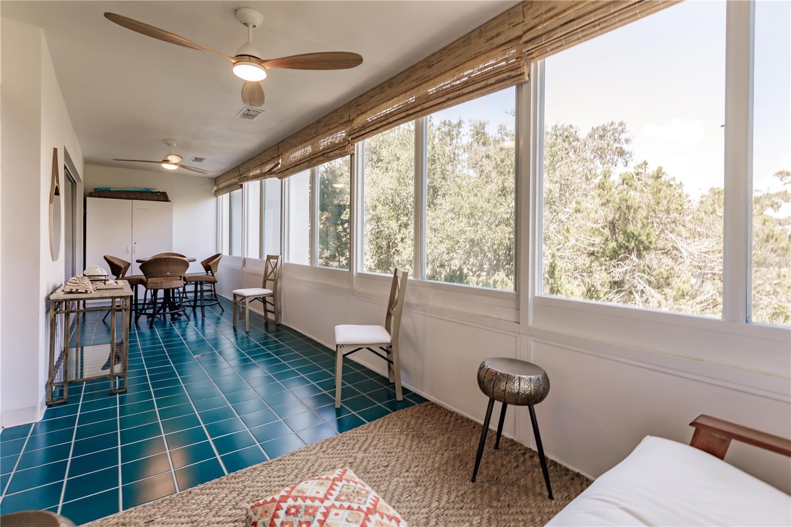 1200 E PEPPERTREE LN #303, SARASOTA, FL, 34242