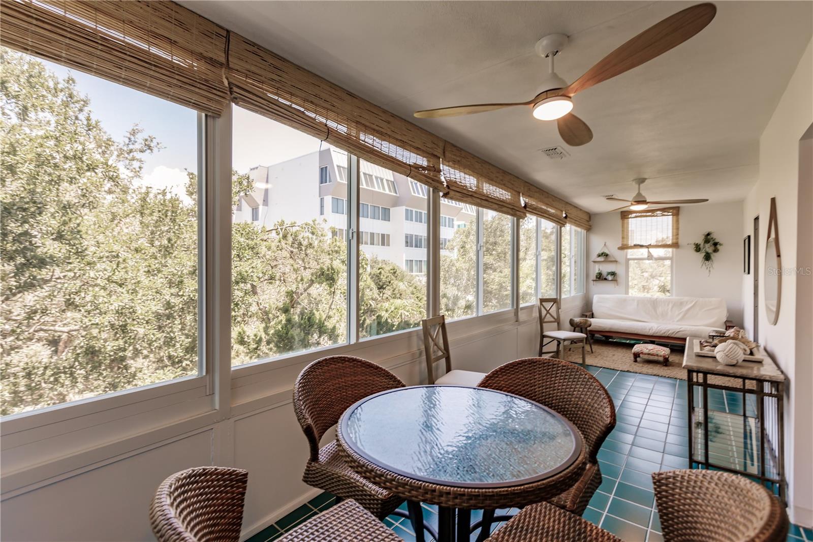 1200 E PEPPERTREE LN #303, SARASOTA, FL, 34242